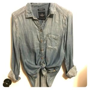 American Eagle Boyfriend Fit Denim Button Down XS